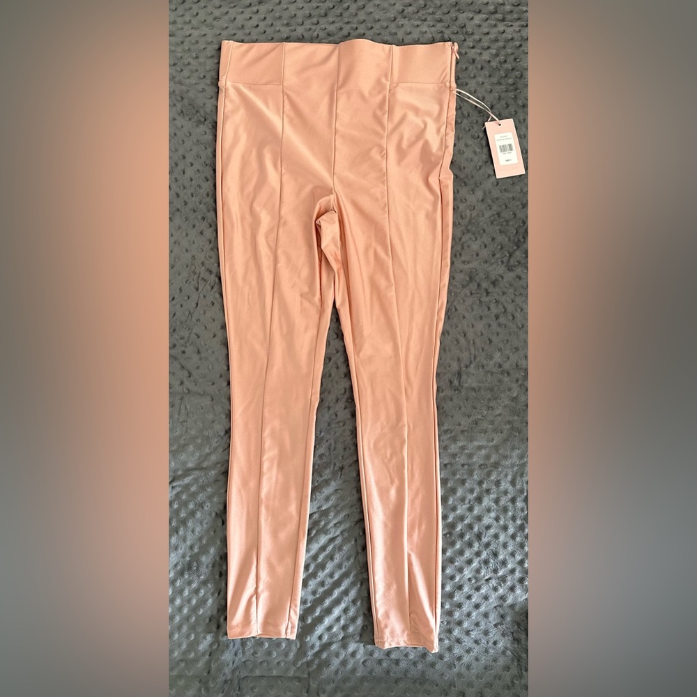 The cutest High Rise Leggings! Perfect for all seasons and all occasions!